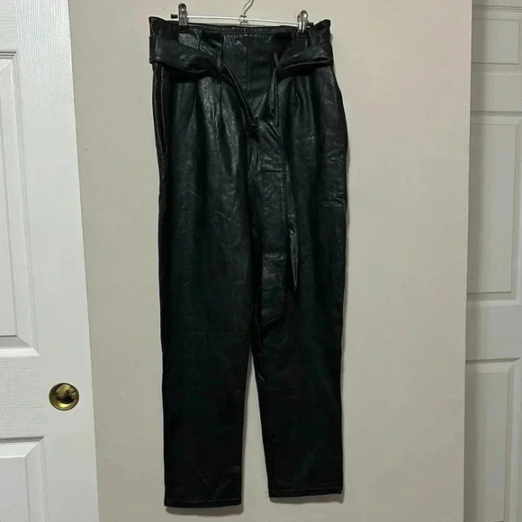 Commando - Picture 1 of 7